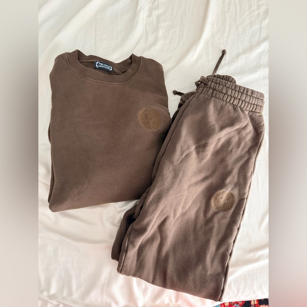 Local love club brown sweat set large